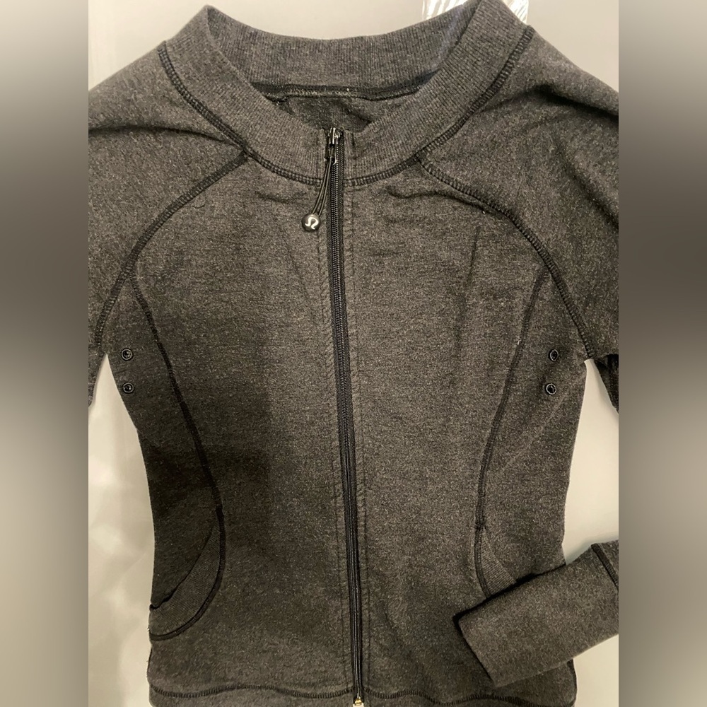 Lululemon grey full zip jacket size 4 - Picture 3 of 5